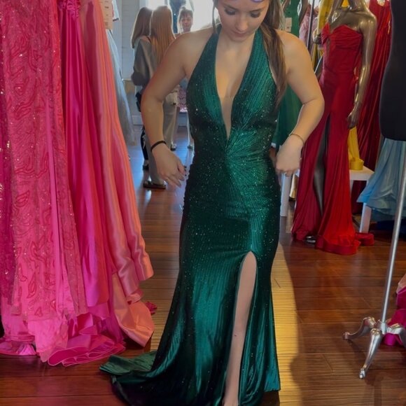 NWT, Ladivine Prom Dress, size 0 - Picture 3 of 9